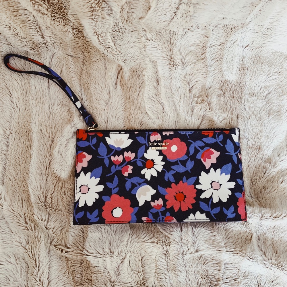kate spade - floral wristlet